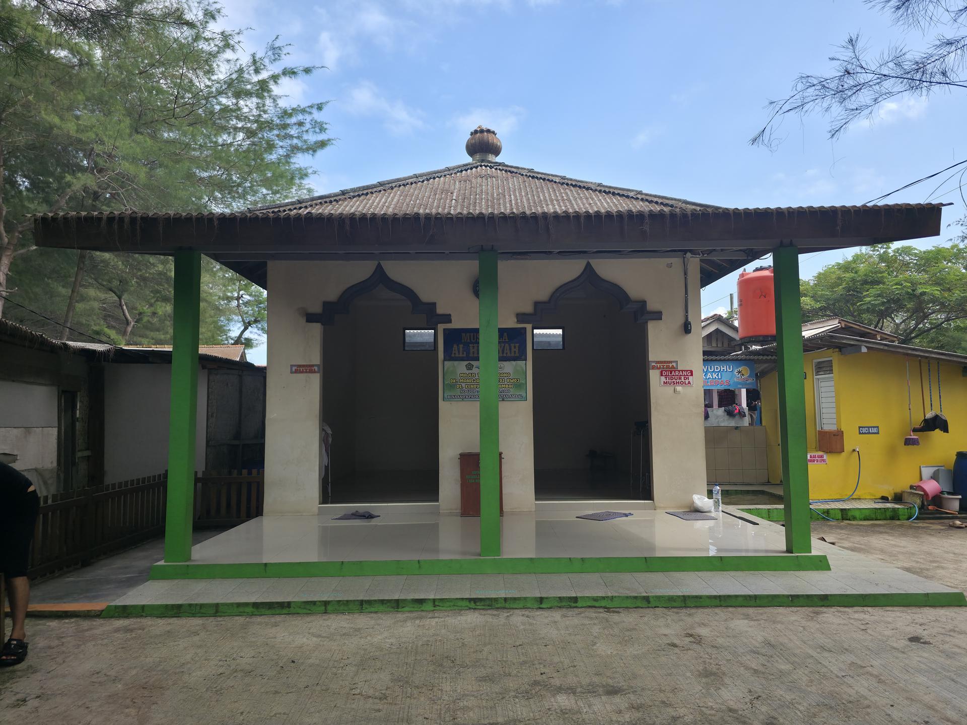 Mushola Pantai 1